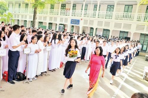 Phấn đấu trở thành trung tâm giáo dục và đào tạo chất lượng cao