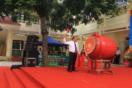 Phó Thủ tướng Trương Hòa Bình dự khai giảng năm học mới tại Thanh Hóa