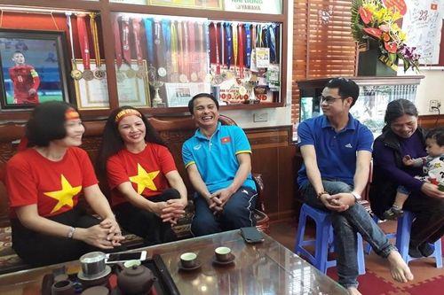 Bố Quang Hải nói gì trước trận đấu Việt Nam - Thái Lan