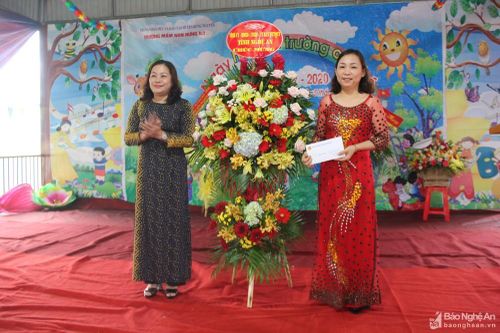 Trưởng ban Tuyên giáo Tỉnh ủy dự khai giảng ở Trường Mầm non Hưng Mỹ