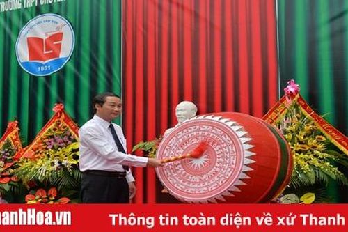 Đồng chí Phó Bí thư Tỉnh ủy Đỗ Minh Tuấn dự lễ khai giảng năm học mới tại Trường THPT Chuyên Lam Sơn