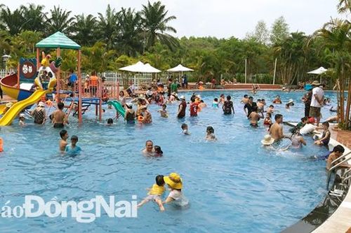 8 tháng, doanh thu từ du lịch hơn 1,1 ngàn tỷ đồng