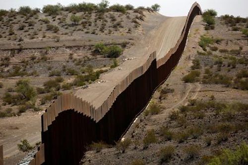 Mỹ xây tường biên giới với Mexico