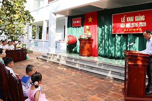 Khai giảng năm học mới tại huyện đảo Trường Sa