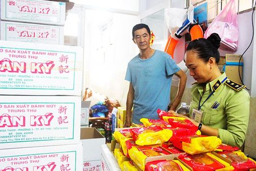 Tăng cường kiểm tra, kiểm soát thị trường bánh kẹo