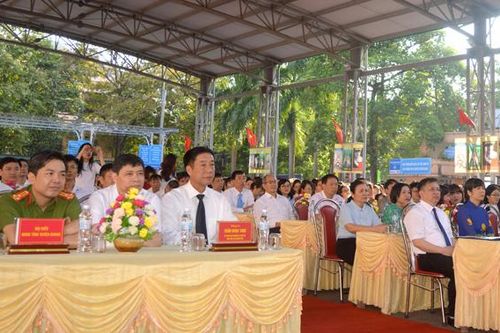 Lãnh đạo tỉnh dự khai giảng năm học mới 2019-2020
