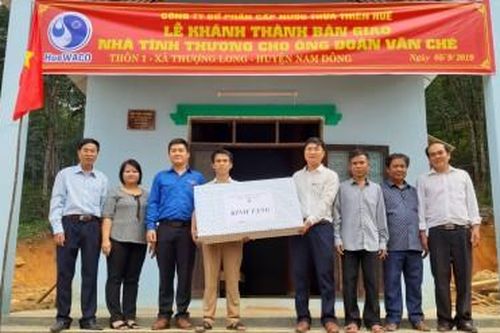 Chính trị - Xã hội An sinh xã hội Khánh thành 3 nhà tình thương cho hộ nghèo ở Nam Đông