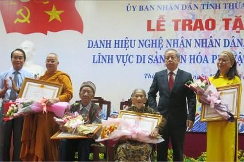 Văn hóa - Nghệ thuật Thông tin văn hóa Như con tằm nhả tơ