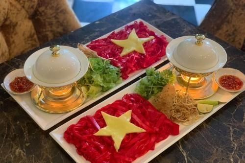 Tô mì phiên bản cổ vũ bóng đá Việt Nam