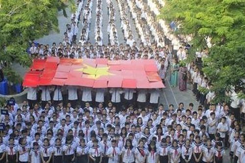Lễ khai giảng không bóng bay