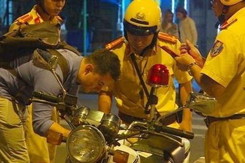 Xử phạt chủ xe cho người nước ngoài thuê không đảm bảo quy định