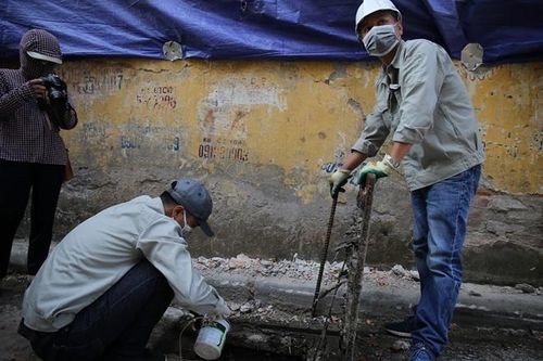 Tiếp tục lấy mẫu tại hiện trường vụ cháy Công ty Rạng Đông