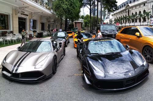 Siêu xe tụ hội tại Sài Gòn, họp bàn cho hành trình siêu xe quốc tế