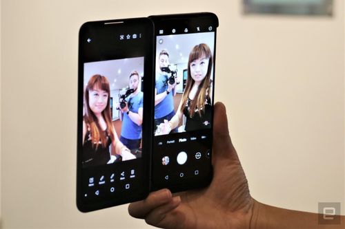 Smartphone 2 màn hình, có thể tháo rời vừa ra mắt