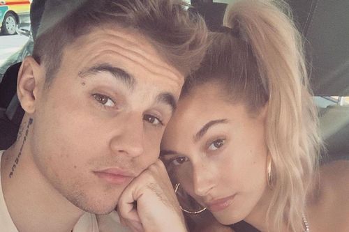 Justin Bieber đáp trả gay gắt vì bị antifan chê khoe khoang tình cảm