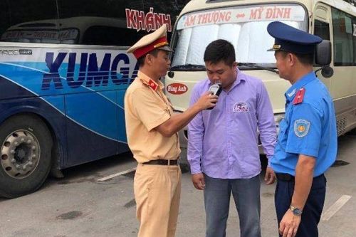 Hà Nội: Tăng cường kiểm tra, xử lý các hành vi vi phạm trật tự an toàn giao thông