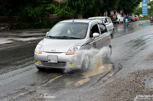 Vừa được sửa chữa, Quốc lộ 1A đoạn qua Nghệ An lại xuất hiện nhiều cái 'bẫy' nguy hiểm