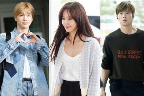 Dàn idol hạng A đổ bộ sân bay: Yuri (SNSD) xinh xuất thần hậu giảm cân, Kang Daniel và bộ đôi DBSK ai bảnh hơn?