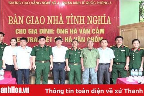 Bàn giao nhà tình nghĩa cho gia đình thân nhân liệt sỹ tại huyện Mường Lát