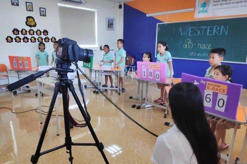 Học sinh Hà thành tranh tài cuộc thi 'Đường lên đỉnh Olympia' bằng tiếng Anh