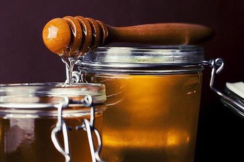 Vì sao tuyệt đối không nên bảo quản mật ong trong tủ lạnh?