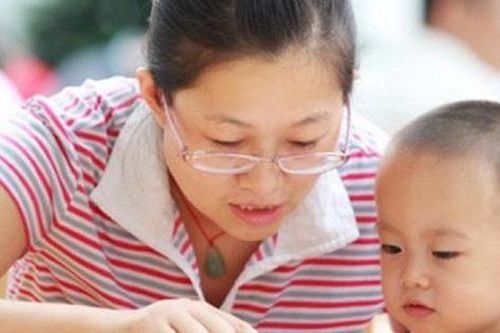 Ý kiến của một nhà báo: 'Dạy con là việc của thầy cô'