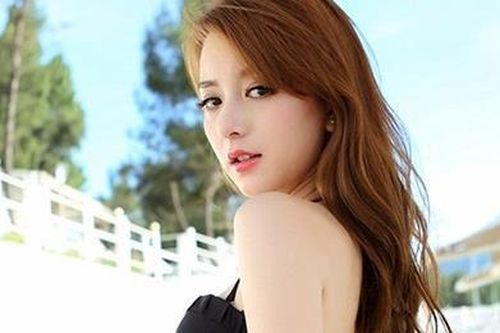 Người mẫu tai tiếng sống như bà hoàng sau khi lấy Quách Phú Thành