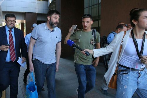Ukraine, Nga trao đổi 70 tù binh với hy vọng hạ nhiệt căng thẳng