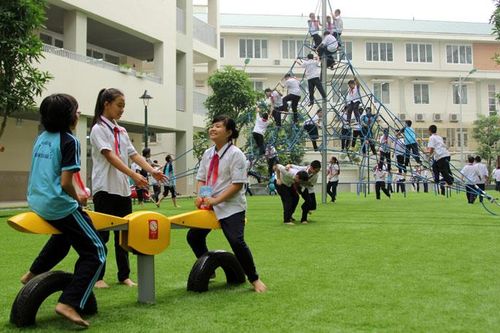 Chơi thể thao giúp trẻ học tốt