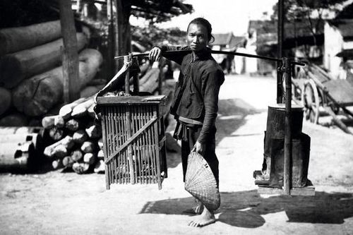 'Gánh hàng rong và những tiếng rao trên đường phố Hà Nội'
