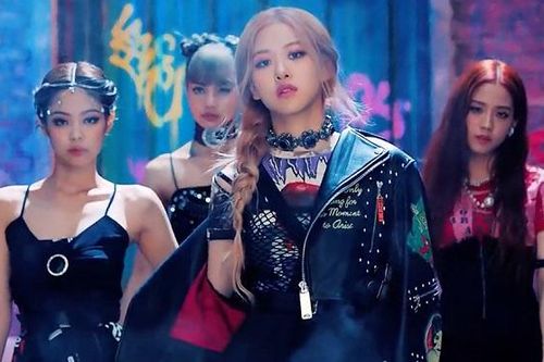 Blackpink tái xuất sân bay 'mỗi người một vẻ, mười phân vẹn mười'