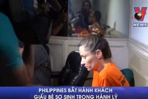 VIDEO cảnh sát Philippnies bắt hành khách giấu bé sơ sinh trong hành lý