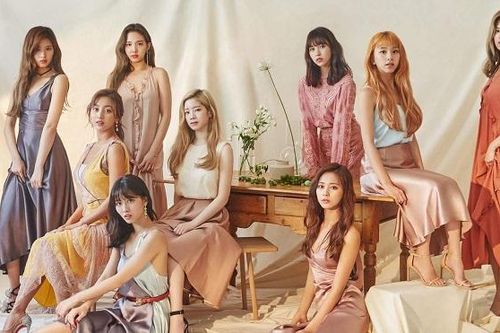 Twice tung album tiếng Nhật thứ hai '&Twice' với chủ đề thật giả