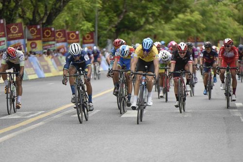 Giải xe đạp quốc tế VTV Cúp: Loic lấy lại áo vàng giúp Bike Life Đồng Nai thắng lớn