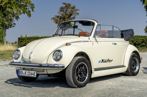 'Con bọ' Volkswagen Beetle tái xuất thành xe chạy điện