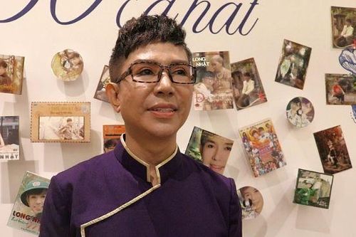 Long Nhật tiết lộ câu chuyện đẫm nước mắt kỷ niệm 30 ca hát