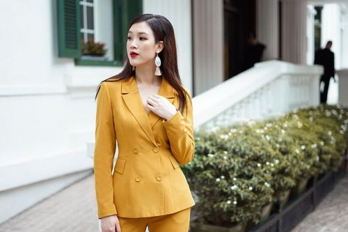 Hoa hậu Phí Thùy Linh gợi ý cách diện suit mùa thu thanh lịch