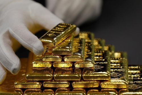 Giá vàng thế giới tiếp tục giảm mạnh