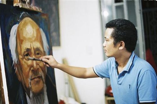 Chàng họa sĩ với nét cọ truyền thần