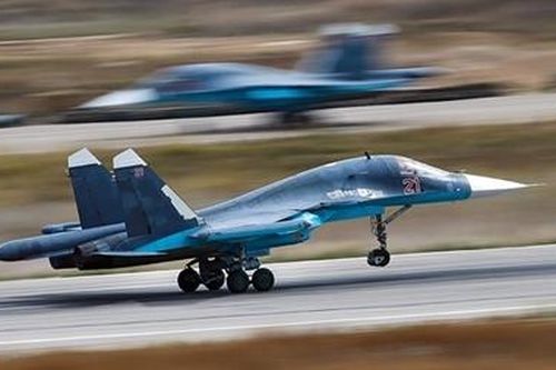 Su-34 lại đâm nhau trên không, phi công Nga suýt mất mạng