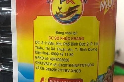 'Nước mắm cá cơm' được làm từ nước và nguyên liệu không rõ nguồn gốc