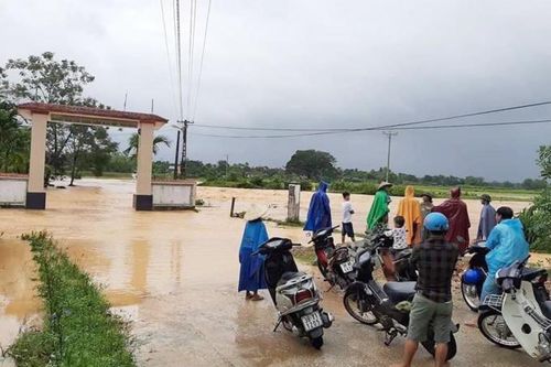 Các tỉnh miền Trung khẩn trương khắc phục hậu quả mưa lũ