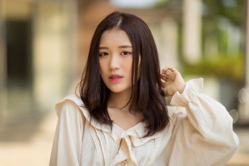 Bị chê quá gầy, Han Sara: 'Tôi xuống cân vì stress'