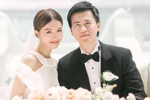 Sao nữ 'Thiên long bát bộ' kết hôn với bạn trai đại gia
