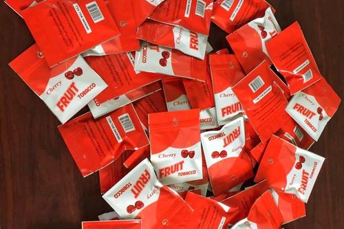 10X cùng mẹ bị tạm giữ vì buôn bán, tàng trữ ma túy
