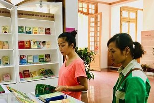Hiểu thêm Di chúc Bác Hồ thông qua những trang sách