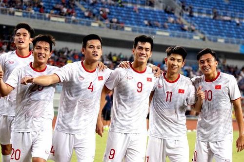 HLV Hiddink: 'Cầu thủ Trung Quốc học được nhiều điều từ trận thua Việt Nam'