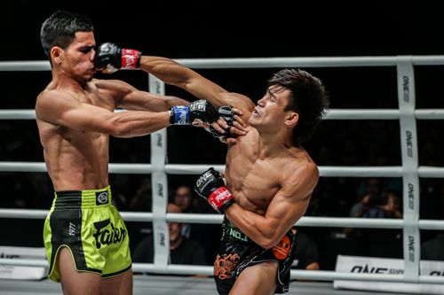 Giải đấu muay - kick boxing ONE Championship 2019: Võ sĩ Nguyễn Trần Duy Nhất hạ knock-out đối thủ