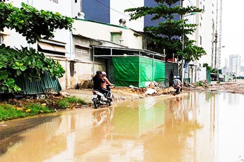 Đường sau hẻm 86 Trần Phú xuống cấp trầm trọng