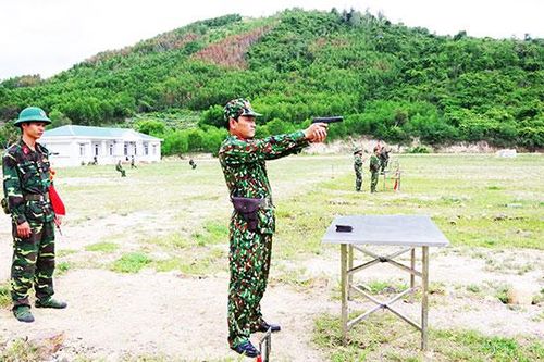 Bộ Chỉ huy Quân sự tỉnh: Kiểm tra bắn đạn thật đối với sĩ quan
